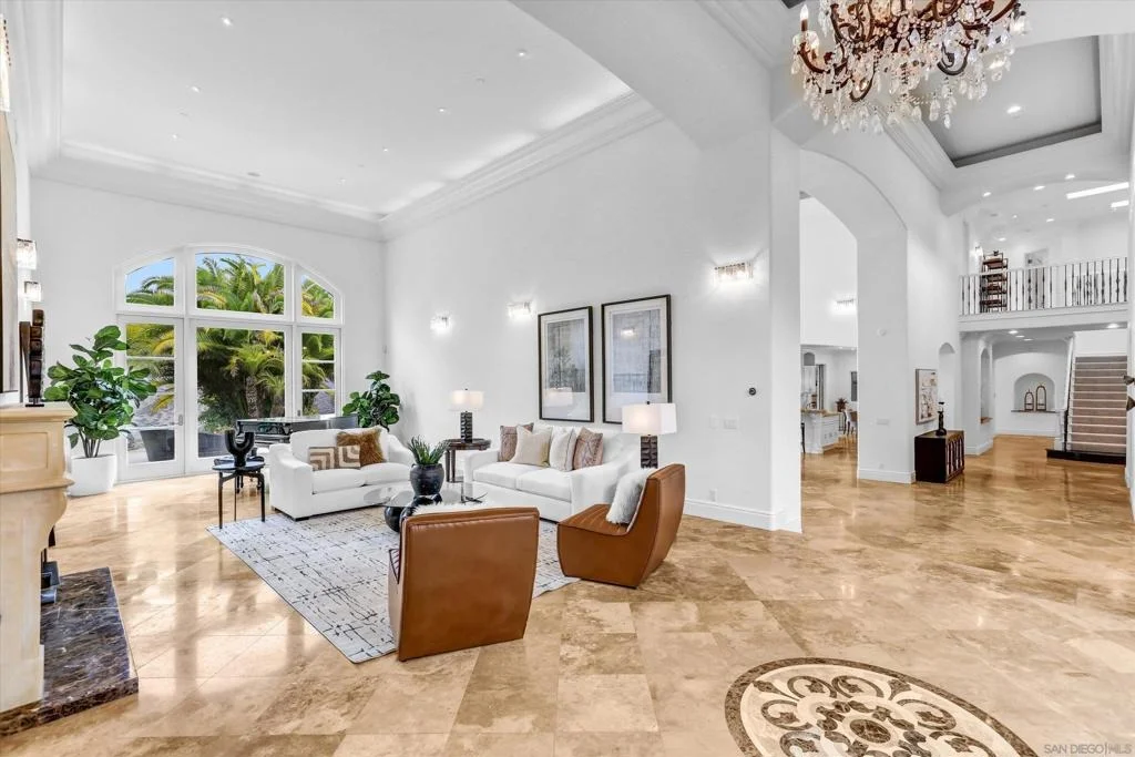 Photo of 6102 Avenida Alteras