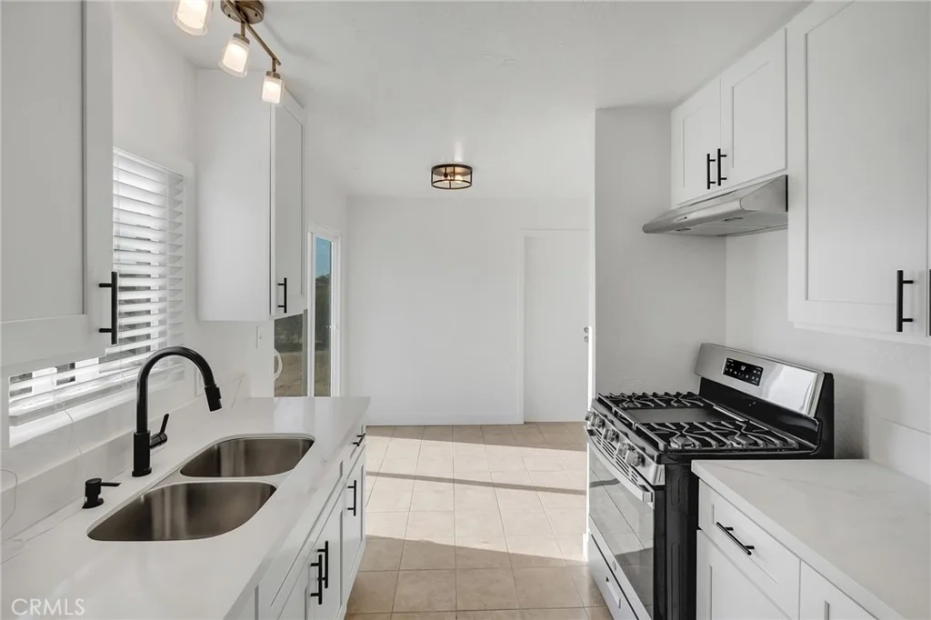 Photo of 10690 Cypress