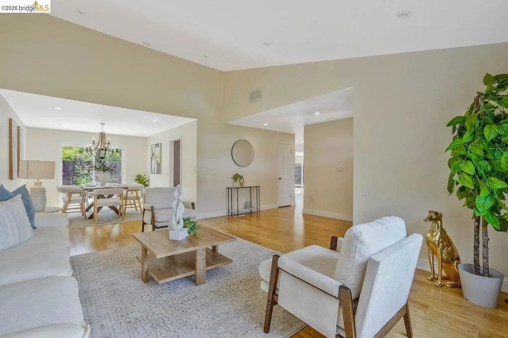 Photo of 2198 La Orinda
