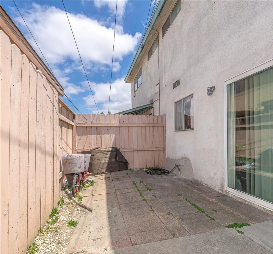 Photo of 10921 Walnut