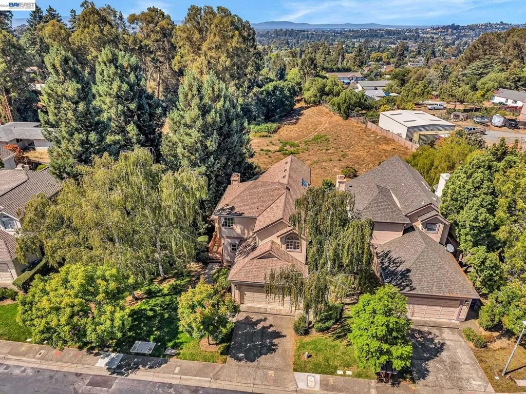 Photo of 23661 Glenbrook Lane