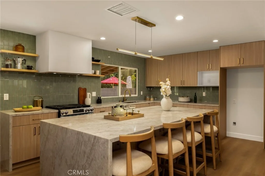 Photo of 5232 La Luna
