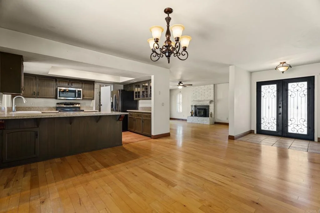 Photo of 3042 Holly Rd
