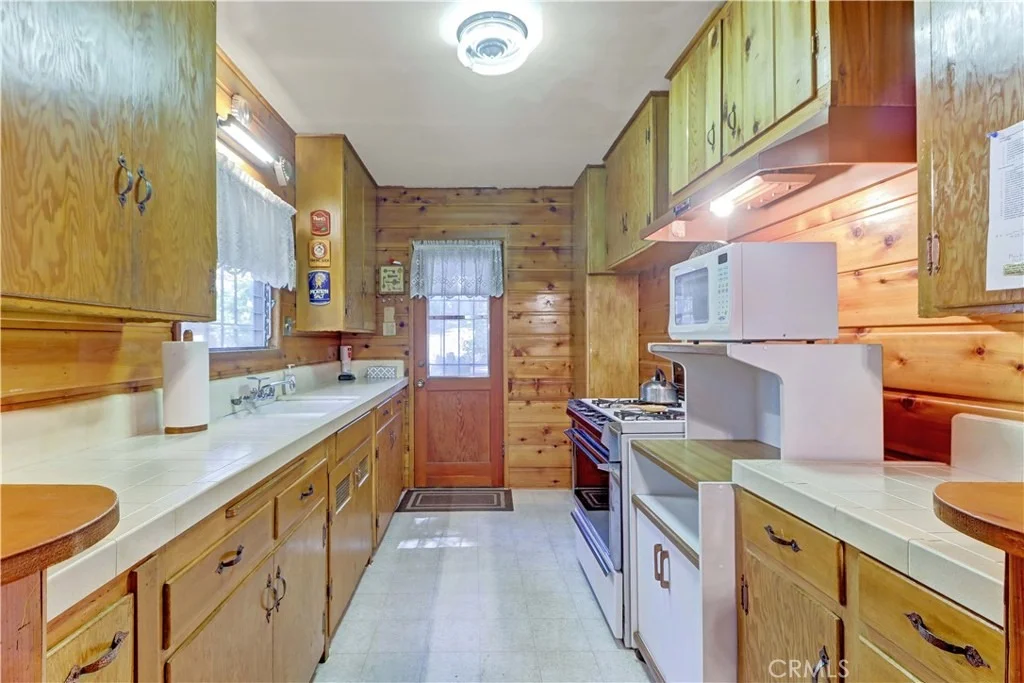 Photo of 1469 Ross