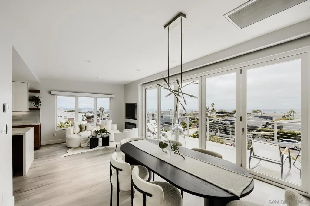 Photo of 5379 La Jolla Mesa