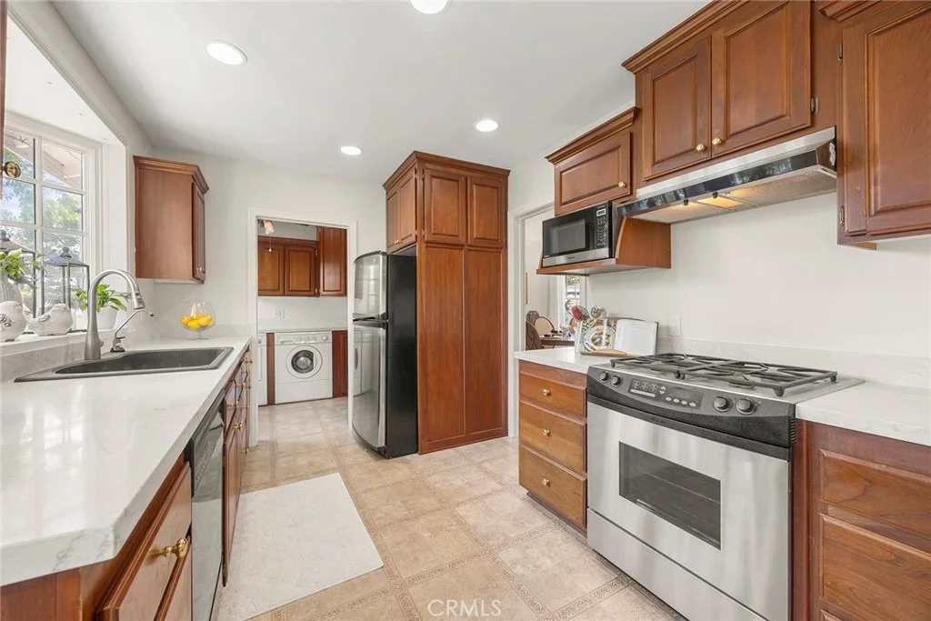 Photo of 1104 Cerritos