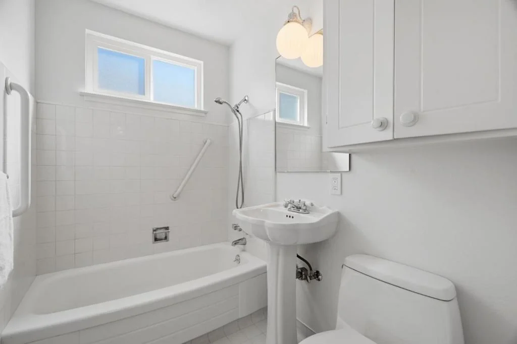 Photo of 4886 Clarendon Drive