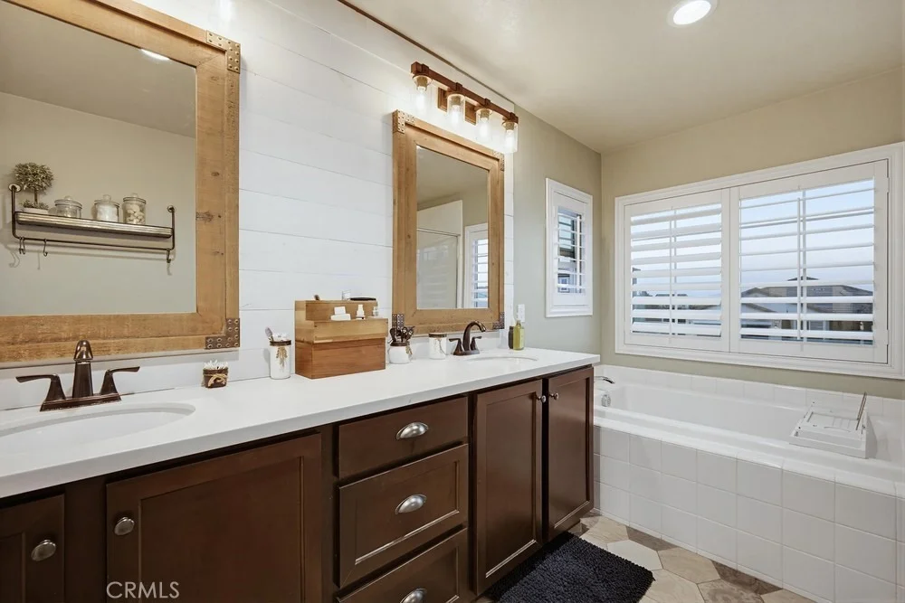 Photo of 11430 Lyle