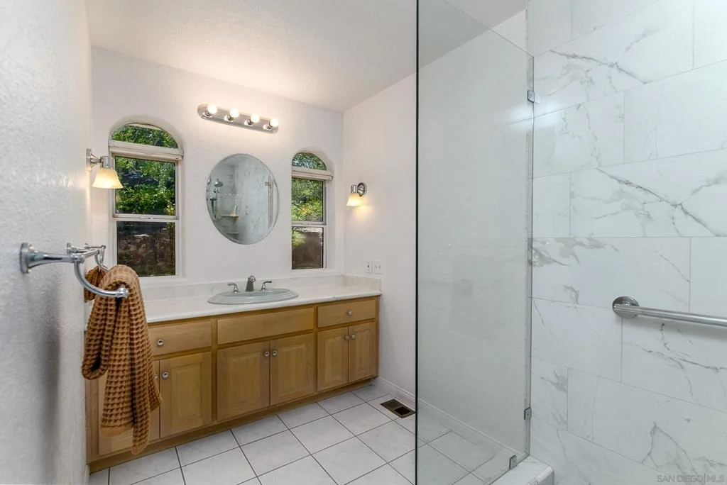 Photo of 1577 Oak Land
