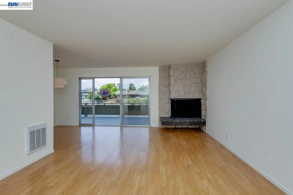 Photo of Unit 116 at 339 Broadway