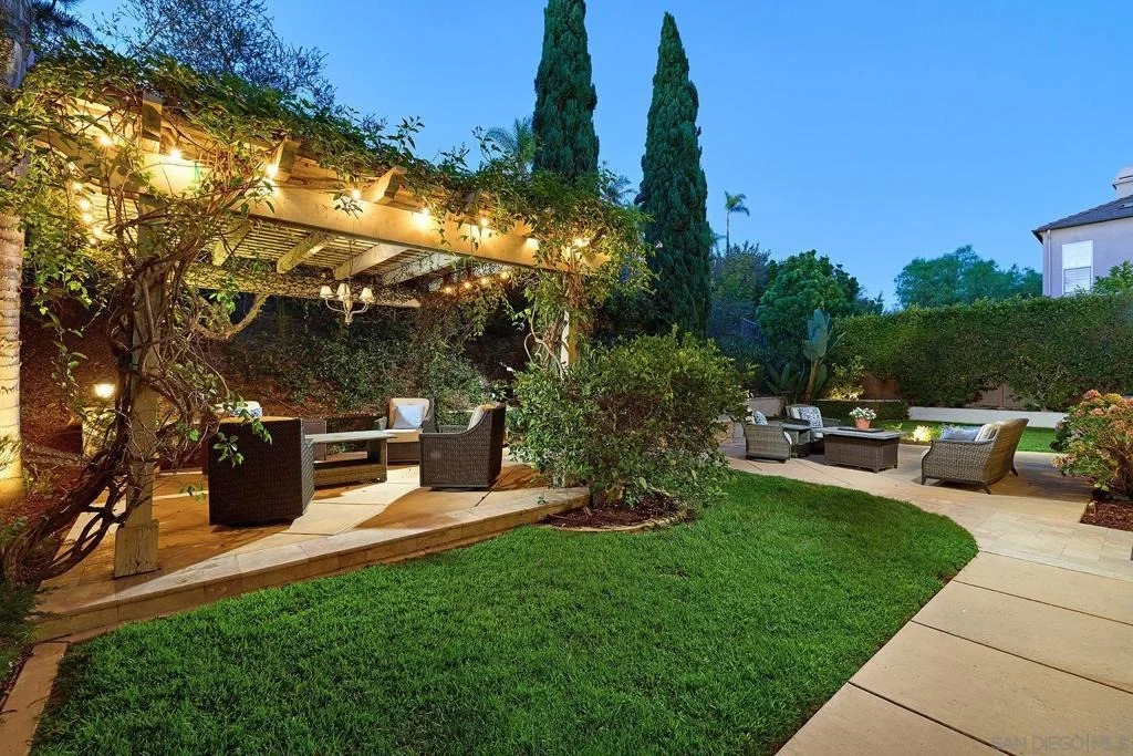 Photo of 7598 Circulo Sequoia