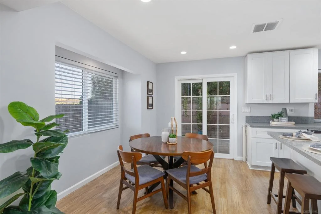 Photo of 8837 Carmir