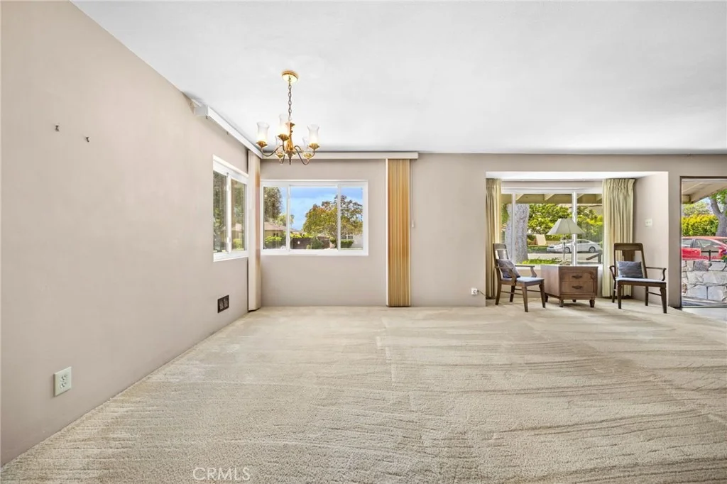 Photo of 5602 Persimmon