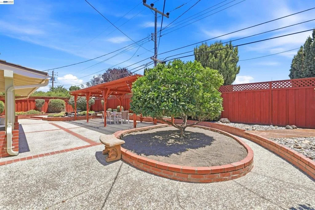 Photo of 5346 Brophy Dr