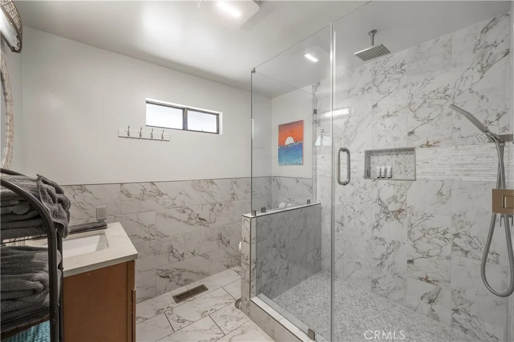 Photo of 42401 Avalon Road