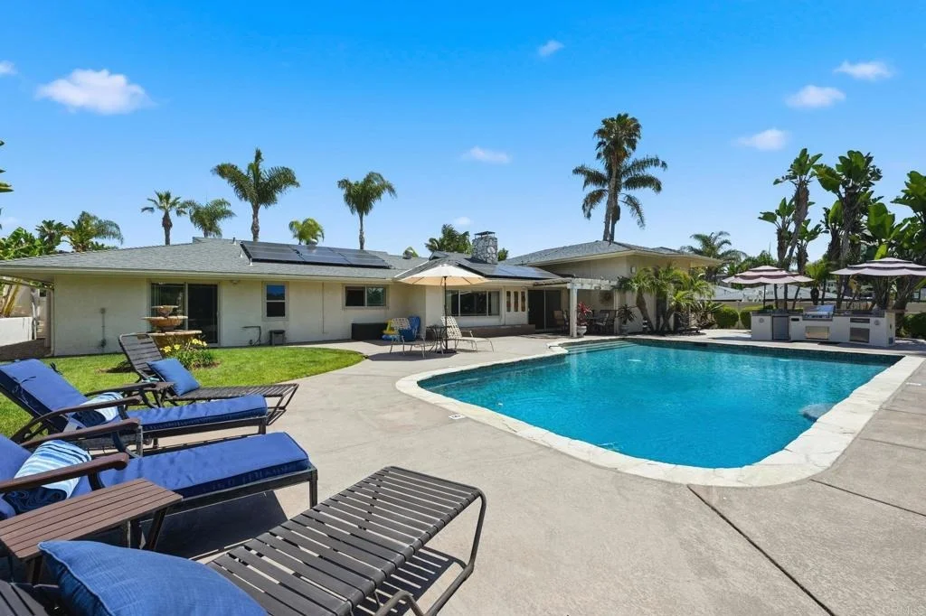 Photo of 3267 Avenida De Loyola