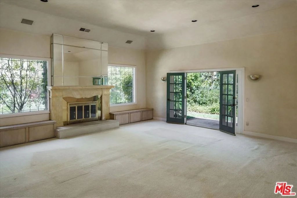 Photo of 2573 Benedict Canyon Drive
