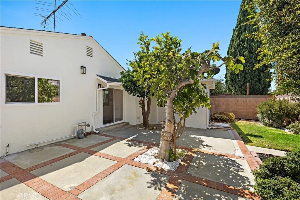 Photo of 3533 Gundry Avenue