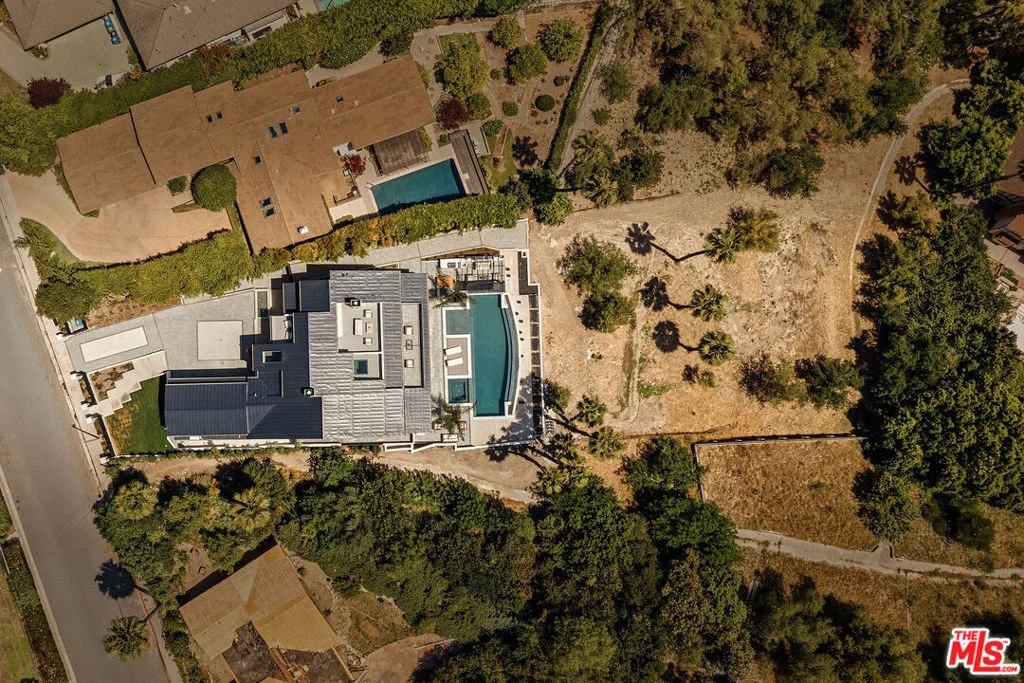 Photo of 16838 Oak View Drive