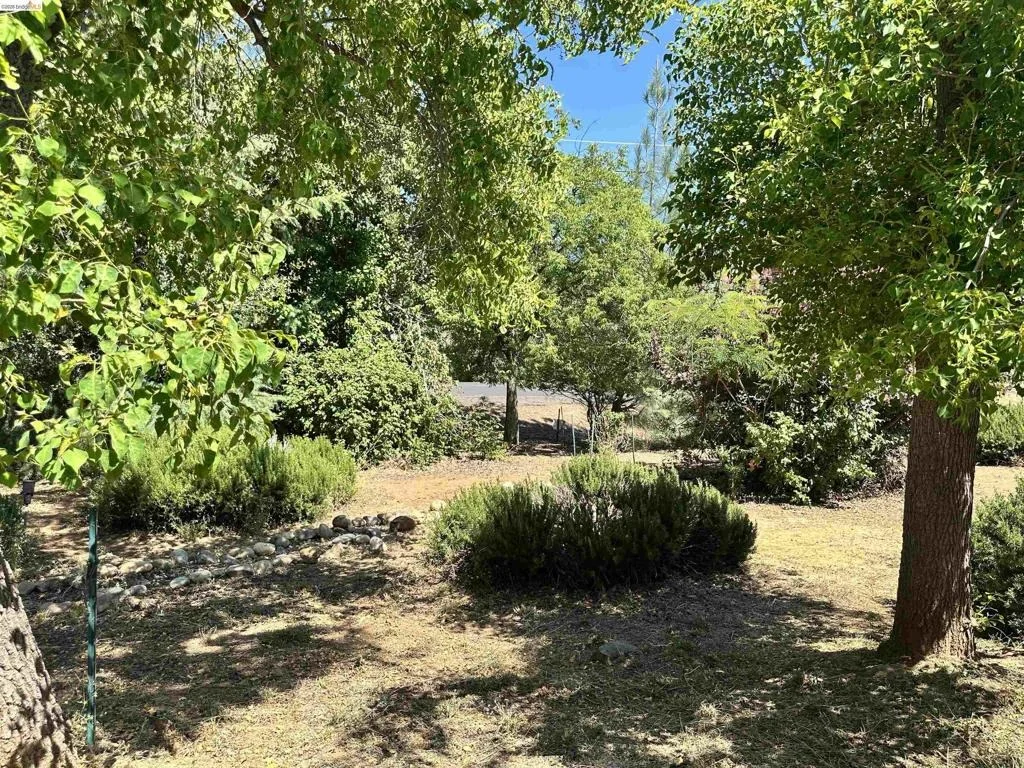 Photo of 20511 Nob Hill Cir