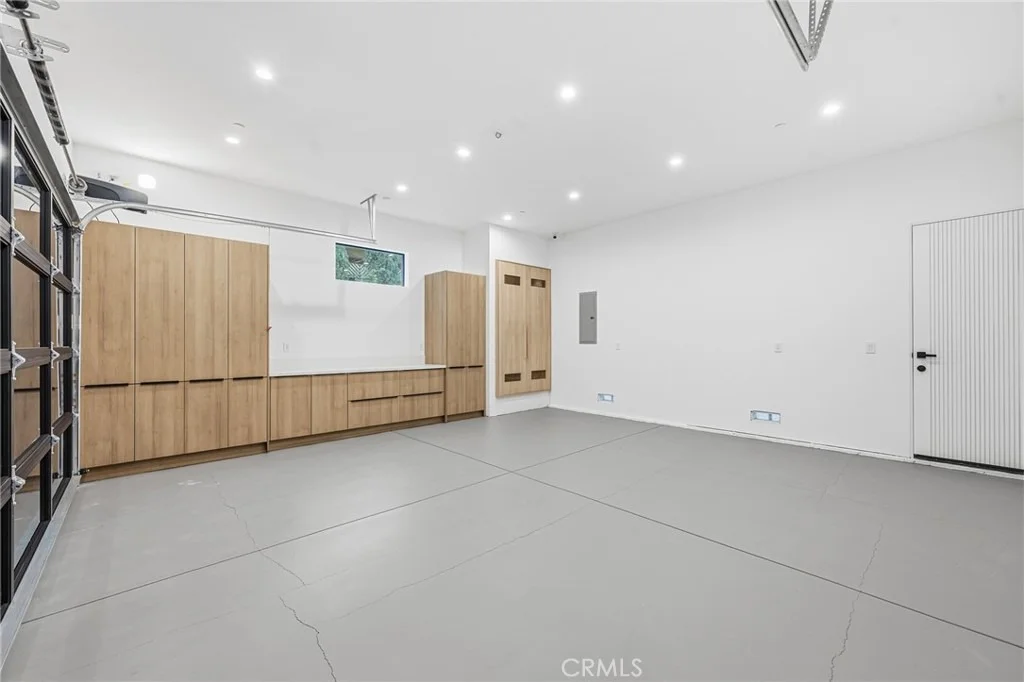 Photo of 4331 Alonzo