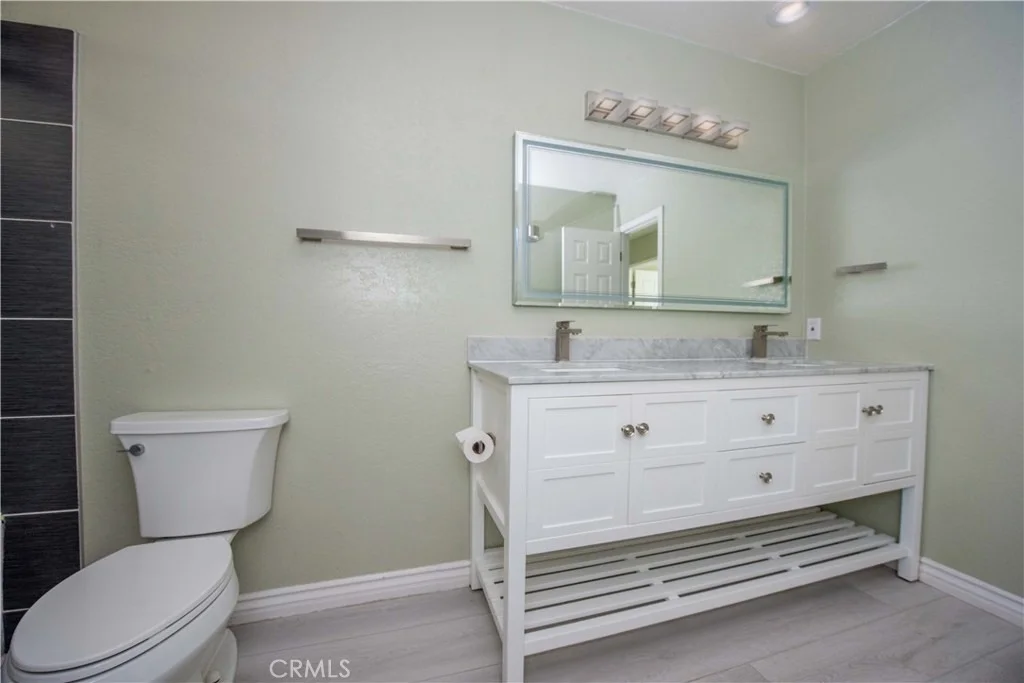 Photo of 17631 Cottrell