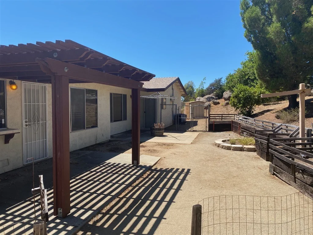 Photo of 1428 Midway Dr