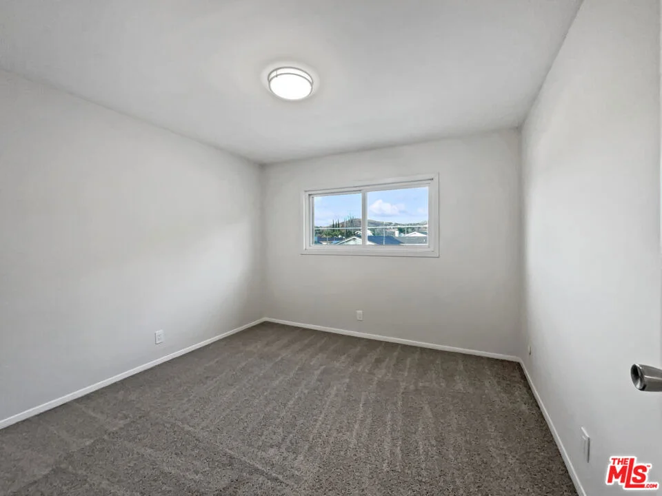 Photo of 6558 Menlo Street