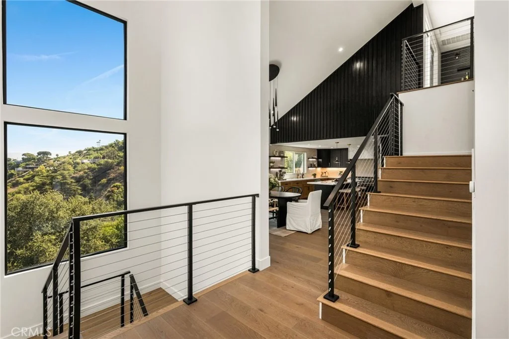 Photo of 3566 Beverly Glen
