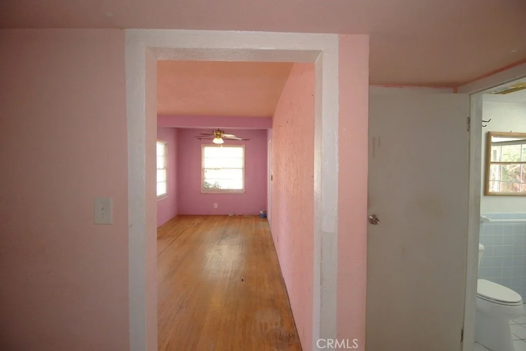 Photo of 100 E Desert View