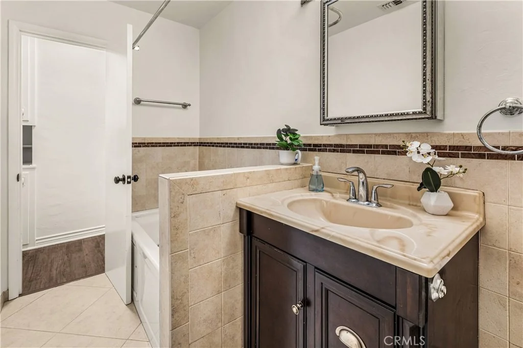 Photo of 8841 Gardena Way