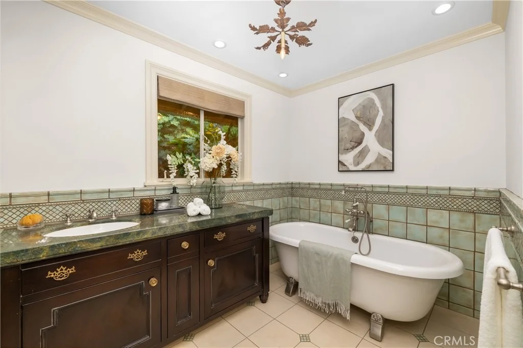 Photo of 340 Arbolada Drive