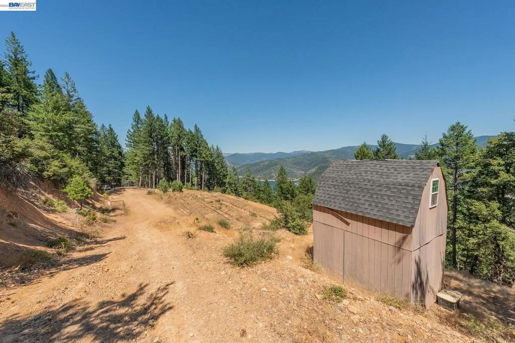 Photo of 190 Moore Gulch