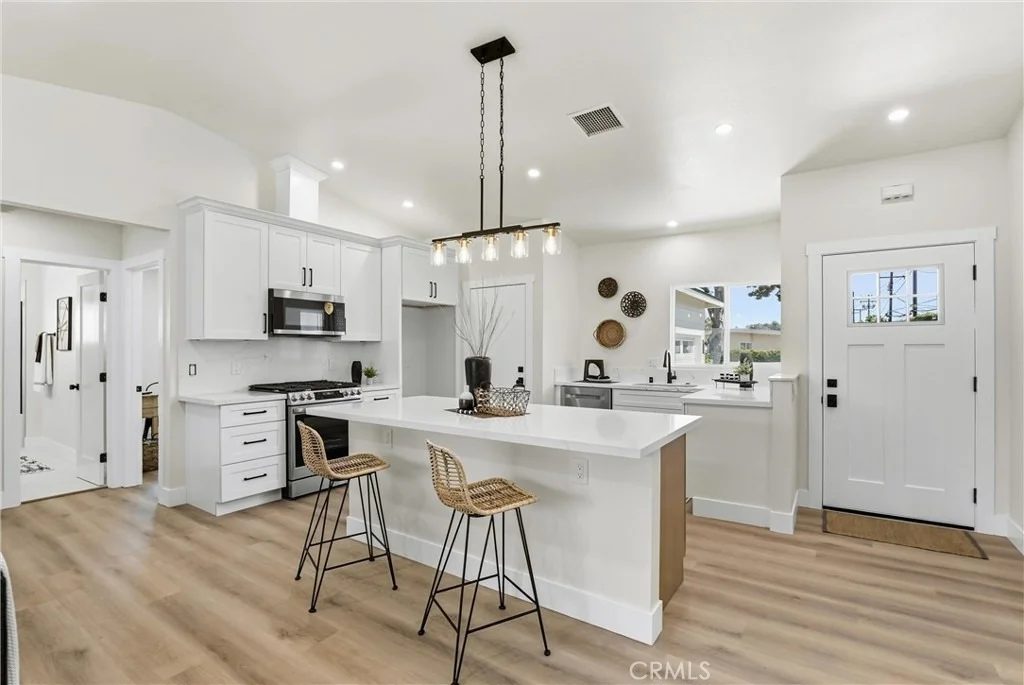Photo of 1639 W Hill Avenue