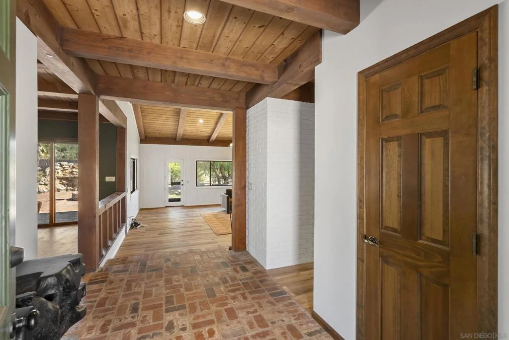 Photo of 29481 Miller