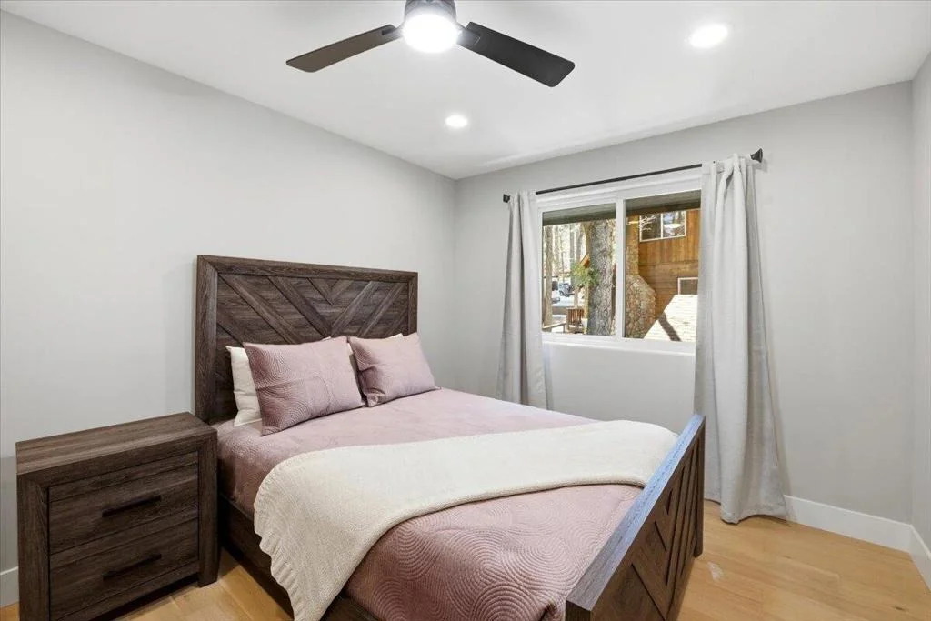 Photo of 830 Oriole Drive