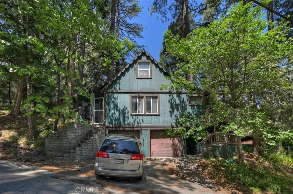 Photo of 23940 Cresta Drive