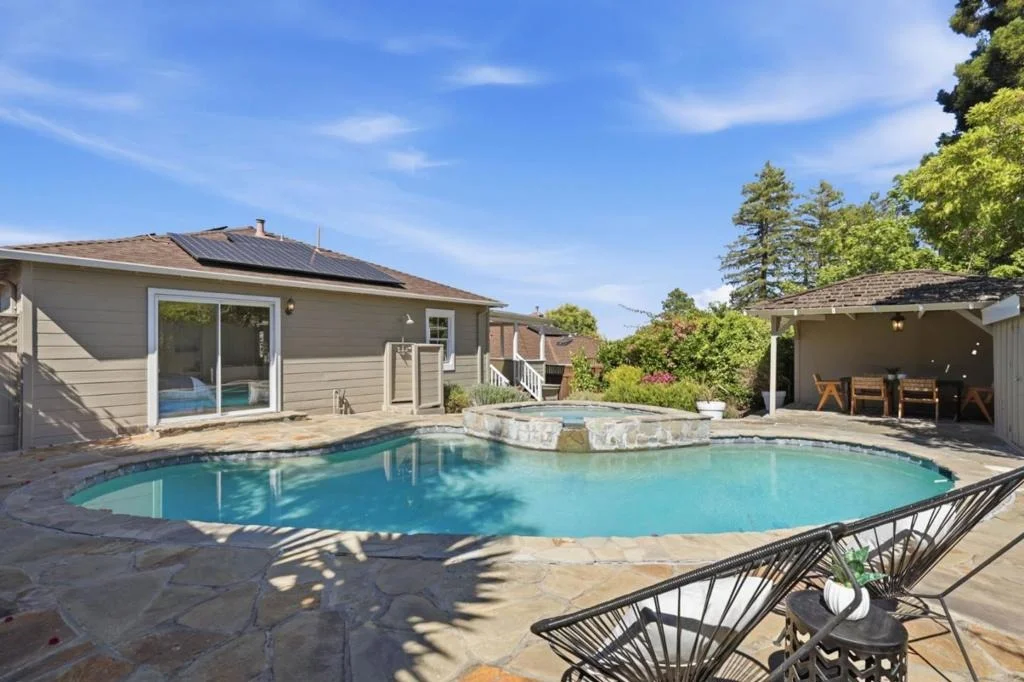 Photo of 385 Ridge Road
