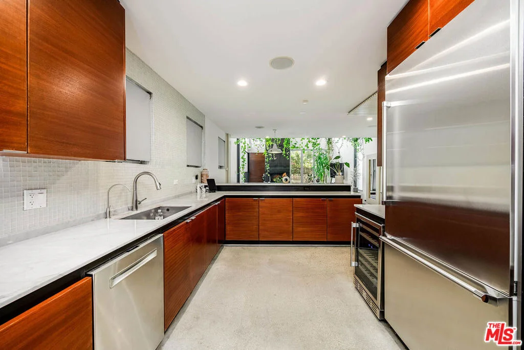 Photo of 417 Venice Way