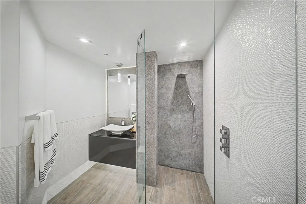 Photo of 9459 Beverly Crest