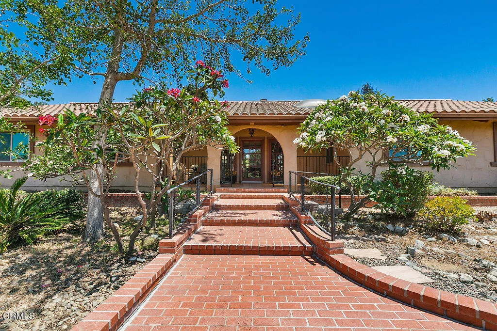Photo of 567 N Avocado Place