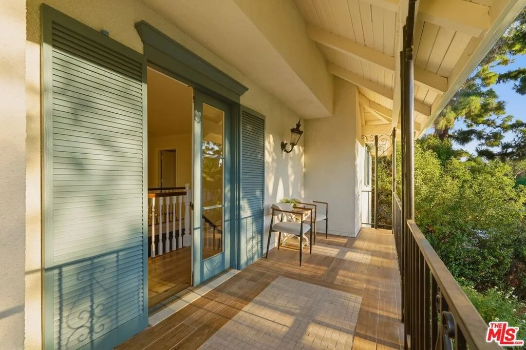 Photo of 900 Gainsborough Drive