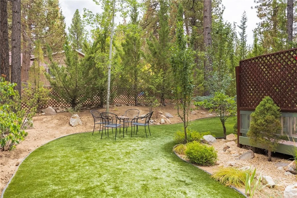 Photo of 824 Mountain Lane