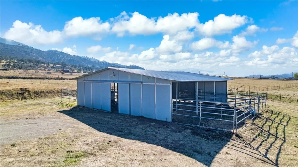 Photo of 18888 Pellisier Road