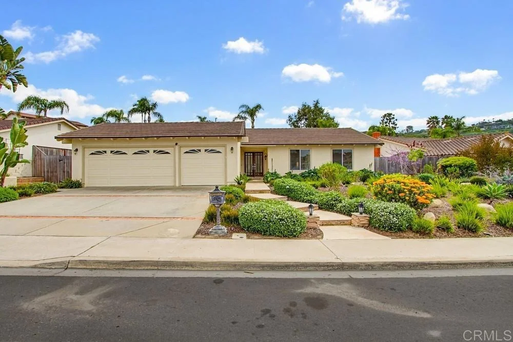 Photo of 825 Santa Hidalga