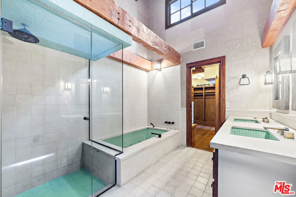 Photo of 8497 Harold Way