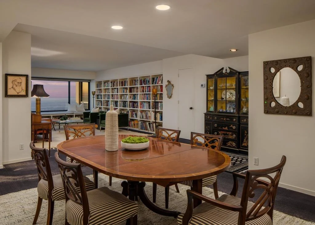Photo of Unit 5E at 939 Coast Boulevard