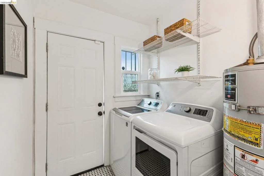 Photo of 3435 Dimond Ave