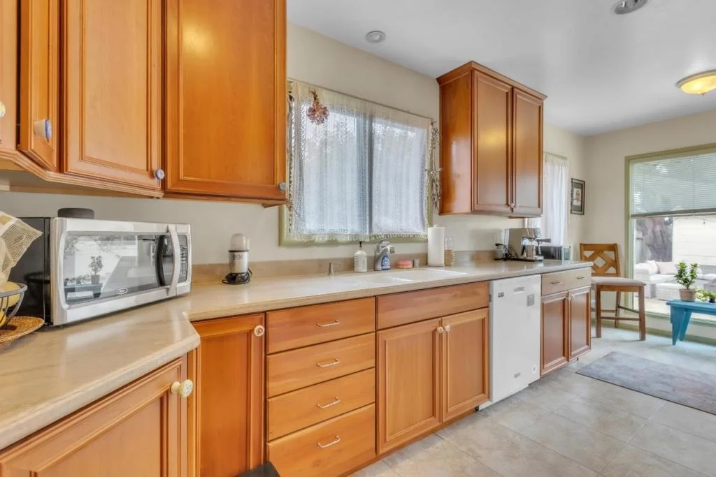 Photo of 906 Bautista Drive
