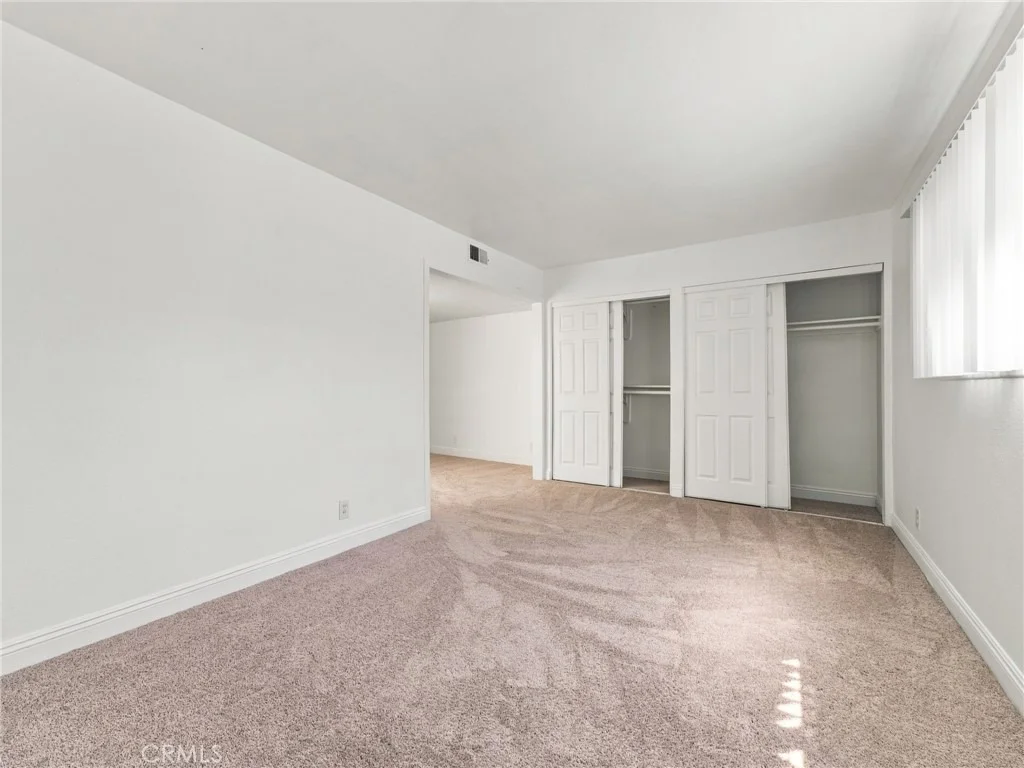 Photo of 330 W Devonshire Drive